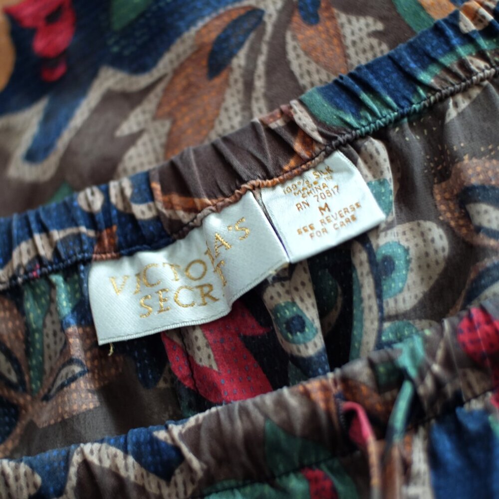 Vintage Victoria's Secret 100% Silk Floral Pajama Shorts Size Medium - Picture 3 of 3
